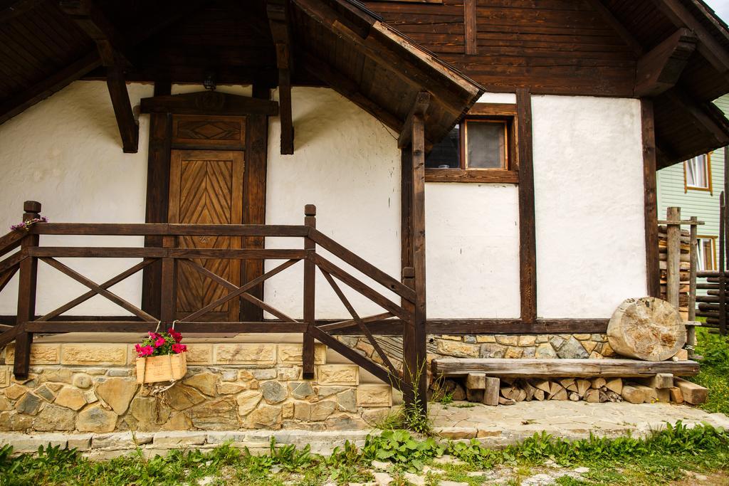Blyzhche Neba Guest House Yablunytsya Bagian luar foto